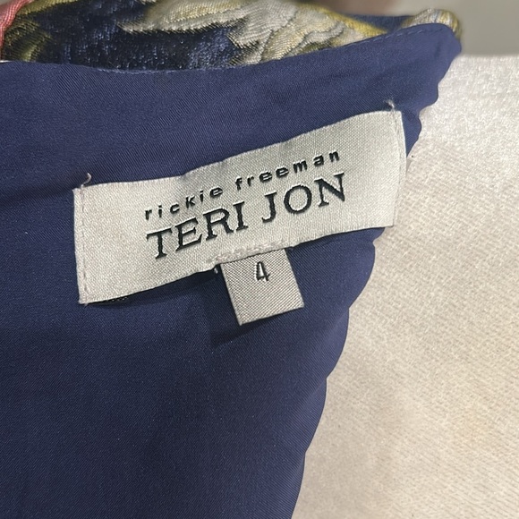 RICKIE FREEMAN FOR TERI JON
Puff-Sleeve Floral Jacquard Midi Dress 4 - Picture 9 of 9